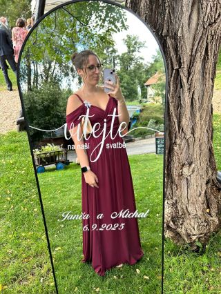 Dobrý den, posílám fotku v šatech od Vás Jsou úžasné! Moc je chválili 🥰 Cítila jsem se v nich jako princezna 👑 🥰🫶🏻...